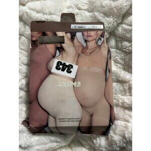 Seamless sculpt maternity short mid thigh umber 2X-3X new with box